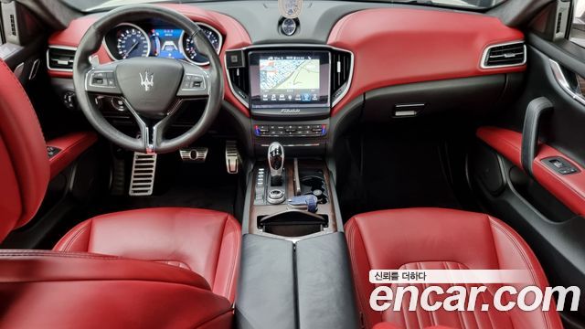 Maserati Ghibli 2017 thumb 8