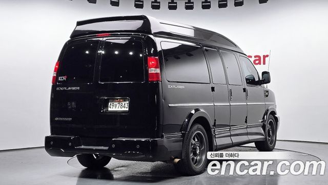 Chevrolet Express Van 2017 thumb 3