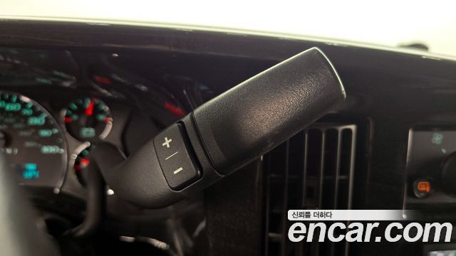 Chevrolet Express Van 2017 thumb 9