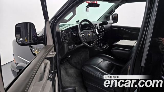 Chevrolet Express Van 2017 thumb 12