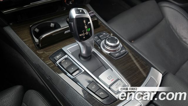 BMW 7 серии 2009 thumb 10