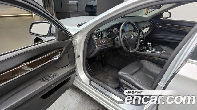 BMW 7 серии 2009 thumb 12