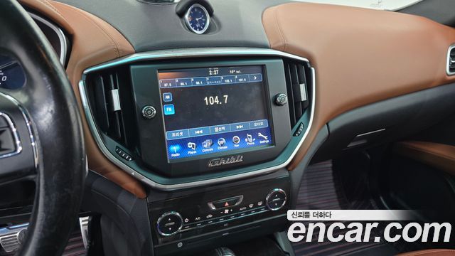 Maserati Ghibli 2015 thumb 11