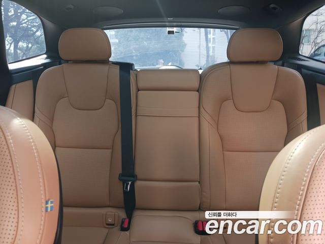 Volvo XC60 2019 thumb 11
