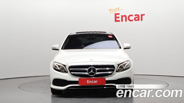 Mercedes-Benz E-Class 2017 thumb 4