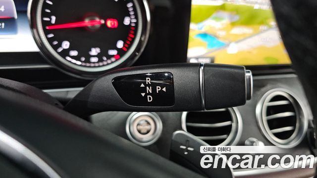 Mercedes-Benz E-Class 2017 thumb 9