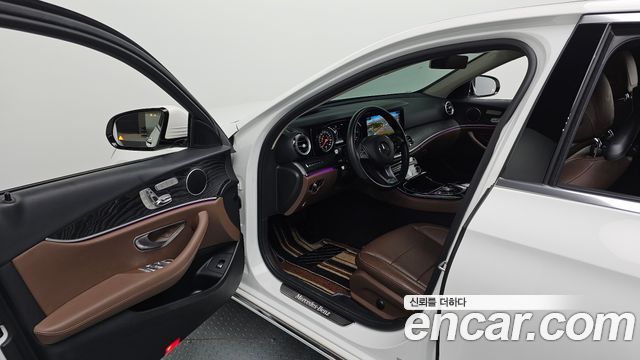 Mercedes-Benz E-Class 2017 thumb 10