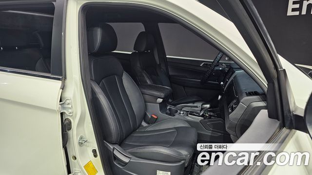 SsangYong Rexton 2022 thumb 10