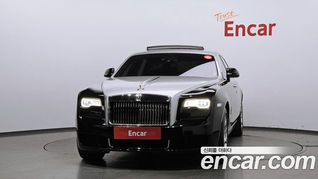 Rolls-Royce Ghost 2018 thumb 4