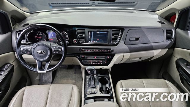 Kia Carnival 2017 thumb 8