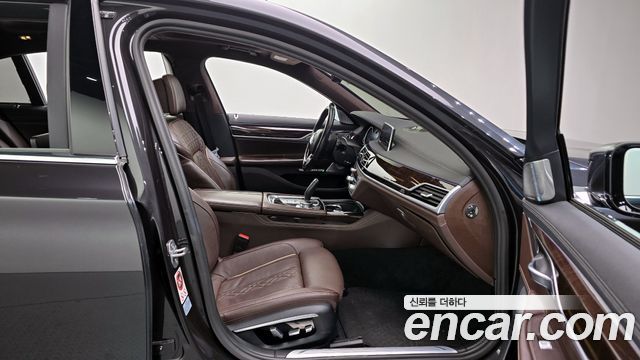 BMW 7 серии 2016 thumb 11