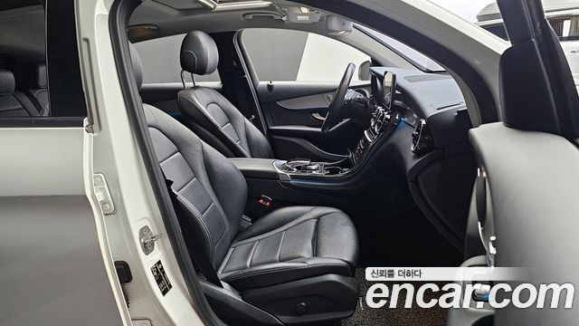 Mercedes-Benz GLC 2017 thumb 10