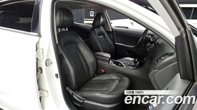Kia K5 2011 thumb 10