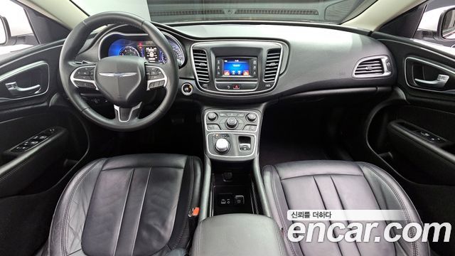 Chrysler 200 2015 thumb 8