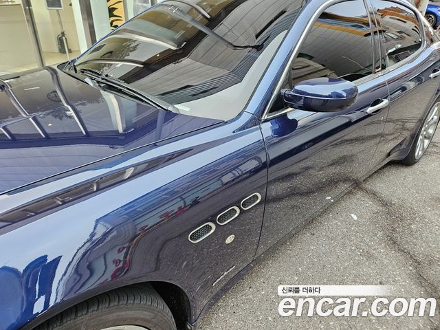 Maserati Quattroporte 2008 thumb 10