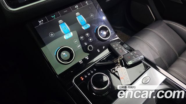 Land Rover Range Rover Velar 2019 thumb 10