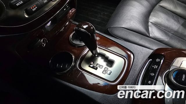 SsangYong Chairman 2011 thumb 10