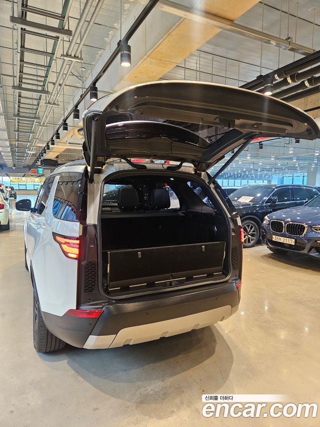 Land Rover Discovery 2017 thumb 8