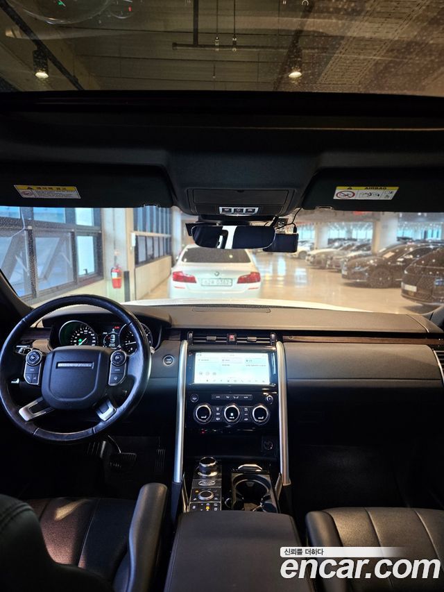 Land Rover Discovery 2017 thumb 10