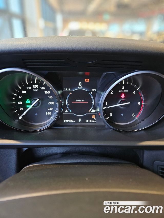 Land Rover Discovery 2017 thumb 11