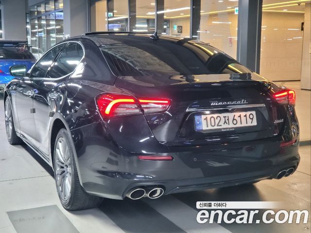 Maserati Ghibli 2022 thumb 5