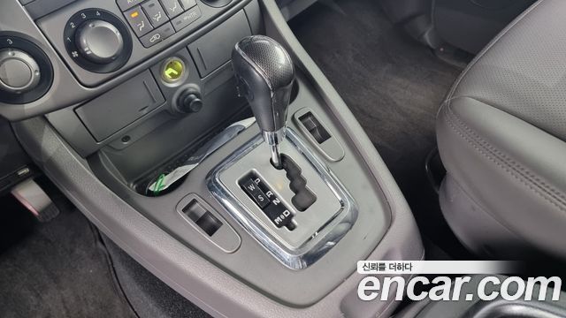 SsangYong Korando 2014 thumb 9