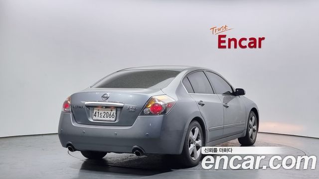 Nissan Altima 2009 thumb 3