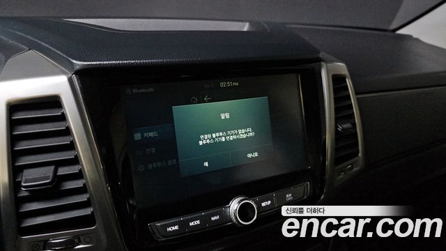 SsangYong Rexton 2018 thumb 11