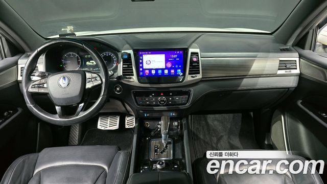 SsangYong Rexton 2017 thumb 8