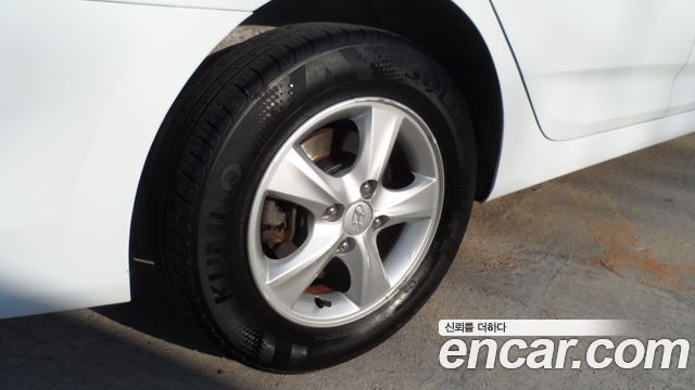 Hyundai Accent 2011 thumb 6