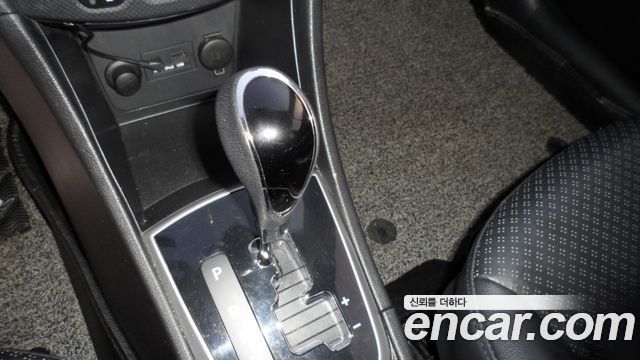 Hyundai Accent 2011 thumb 10