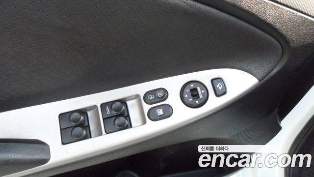 Hyundai Accent 2011 thumb 12