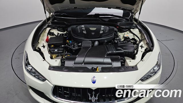 Maserati Ghibli 2015 thumb 7