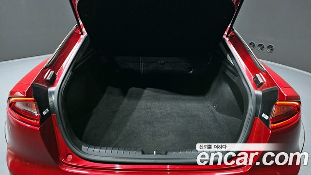 Kia Stinger 2019 thumb 11