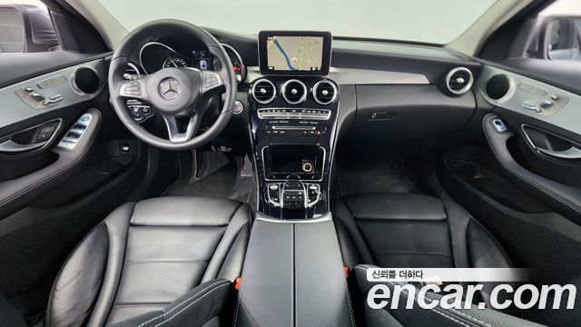 Mercedes-Benz C-Class 2018 thumb 7