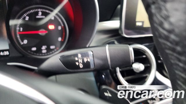 Mercedes-Benz C-Class 2018 thumb 9