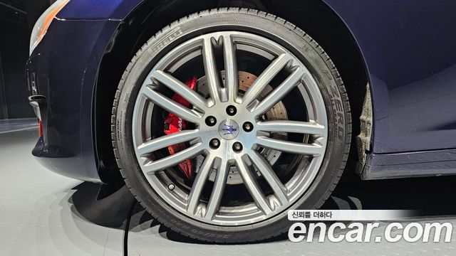 Maserati Quattroporte 2017 thumb 5