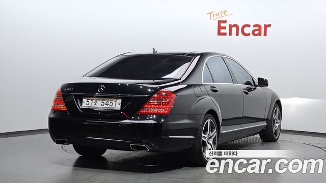 Mercedes-Benz S-Class 2009 thumb 3
