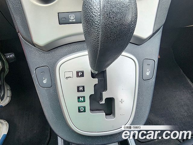 Kia Carens 2010 thumb 8