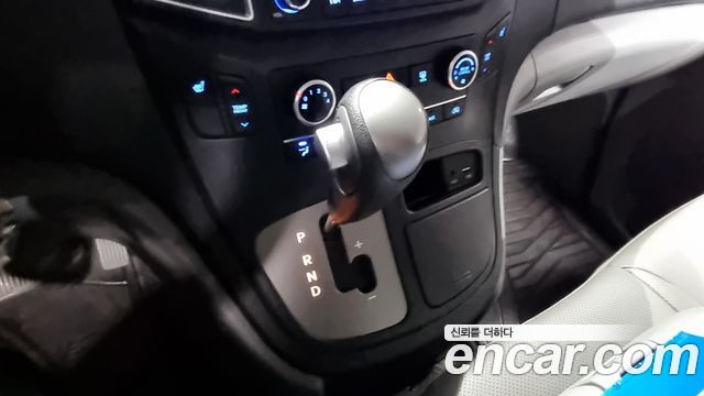 Hyundai Starex 2018 thumb 9