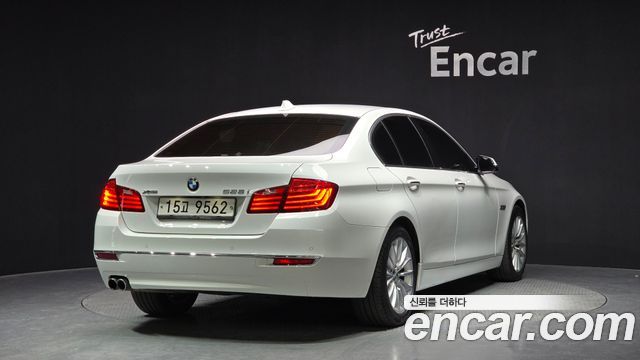 BMW 5 серии 2015 thumb 3
