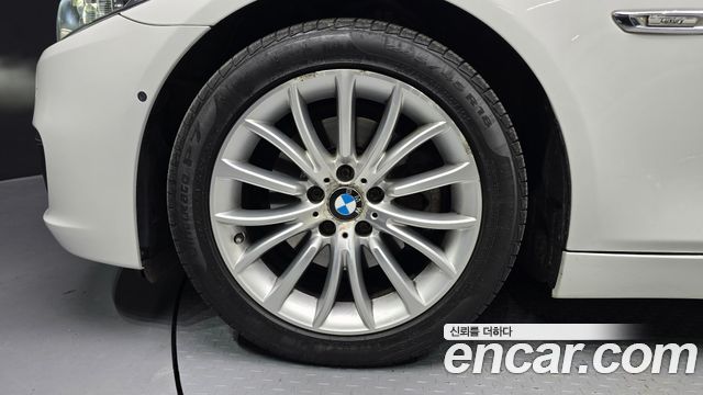 BMW 5 серии 2015 thumb 6