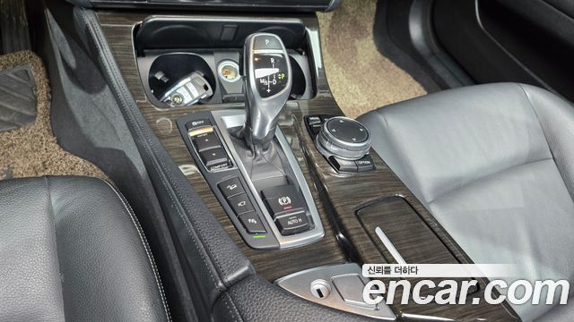 BMW 5 серии 2015 thumb 9