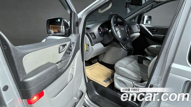 Hyundai Starex 2015 thumb 10