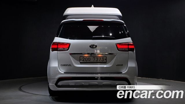 Kia Carnival 2015 thumb 5