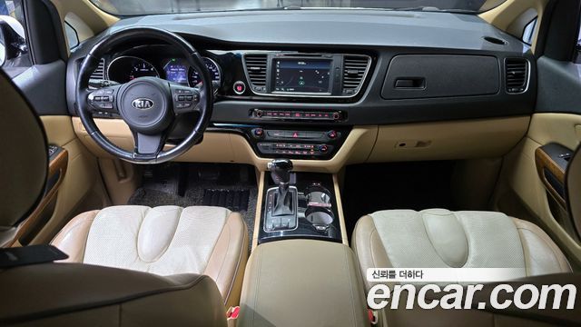 Kia Carnival 2015 thumb 7