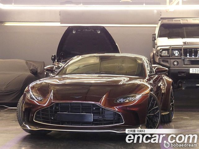 Aston Martin Vantage 4.0T V8 2023 thumb 2