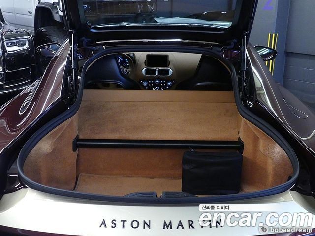 Aston Martin Vantage 4.0T V8 2023 thumb 9