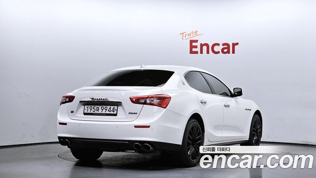 Maserati Ghibli 2015 thumb 3