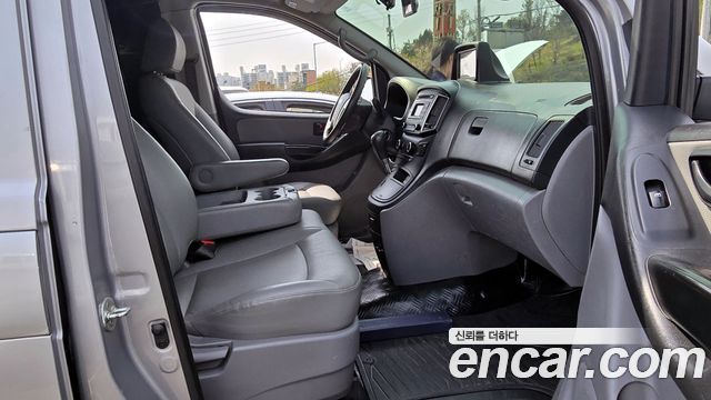 Hyundai Starex 2017 thumb 10